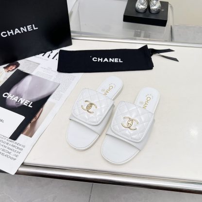 Chanel Early Spring White Full Retro Slippers - Image 5