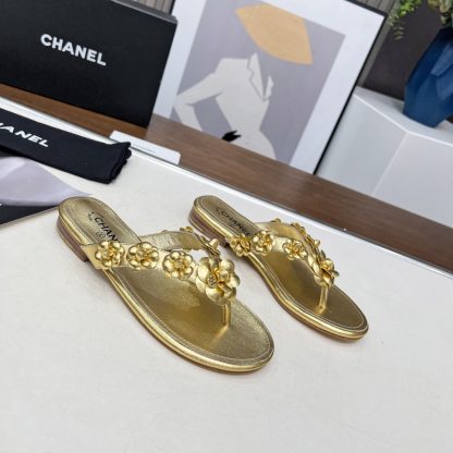 Chanel Spring/Summer Gold Delicate Shoes and Customized Flower Flip Flops Heel Height 1.5cm - Image 5