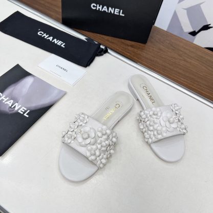 Chanel Spring/Summer White Delicate Shoes and Custom Flower Sandals Heel Height 1.5cm - Image 5