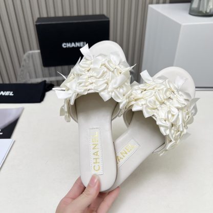 Chanel Spring/Summer Dance Shoes Collection Off-White Slim Retro Custom Flower Slippers Heel Height 1.5cm - Image 5