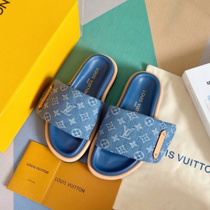 Louis Vuitton's latest fashion casual half slippers - Image 5