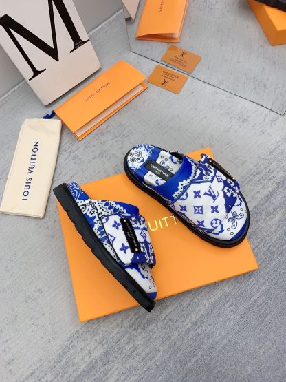 Louis Vuitton Early Spring Couple's Closed-Toe Slippers - Image 5