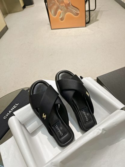 Chanel Spring/Summer Classic Comfortable Black Versatile Sandals - Image 5
