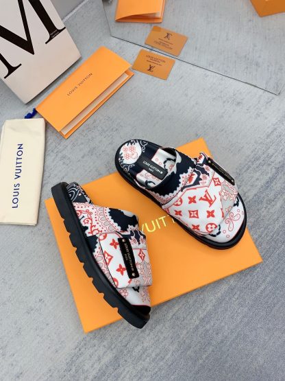 Louis Vuitton Early Spring Couple's Closed-Toe Slippers - Image 5