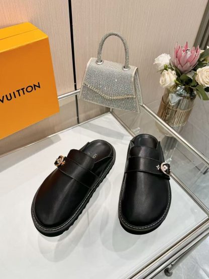 Louis Vuitton new half-slip winterbreak comfert flat slippers - Image 5