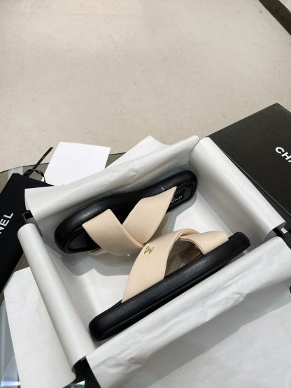 Chanel Spring and Summer Classic Hot Style Apricot Versatile Slippers - Image 5
