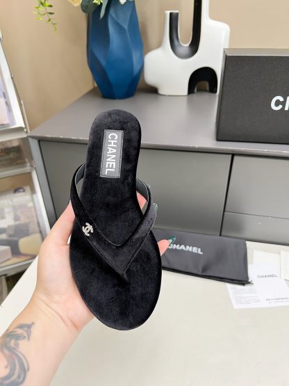 Chanel Spring/Summer Leather Velvet Black Flip-Flops - Image 5