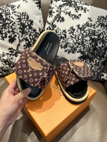 Louis Vuitton Couple's Small Backpack and Four-Color Slippers - Image 5