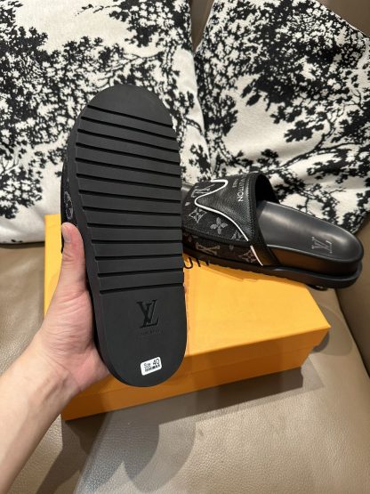 Louis Vuitton new style slippers with Velcro - Image 5