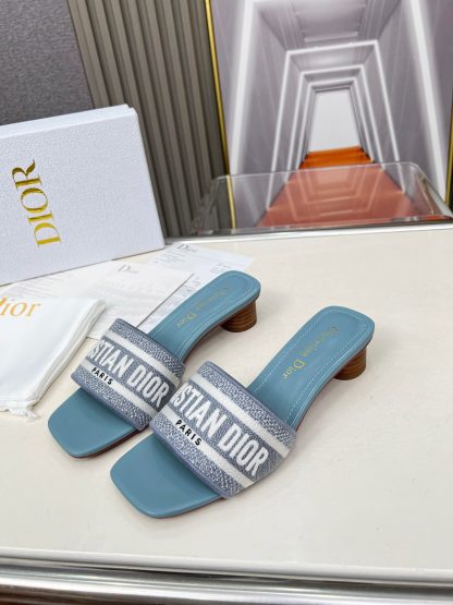 Dior exquisite high-end sandals - Image 5