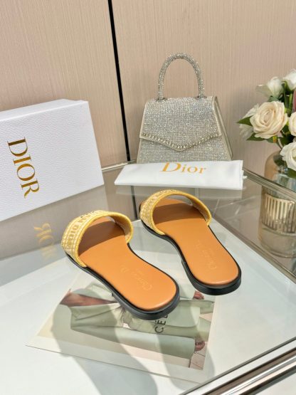 Dior exquisite fashionable flat slippers - Image 5