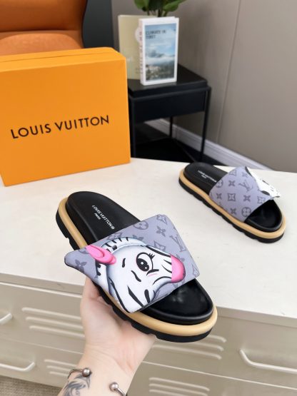 Louis Vuitton embossed logo Ol Llow Comfort slide sandals - Image 5
