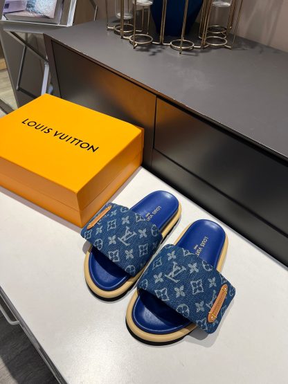 Louis Vuitton's latest fashion casual half slippers - Image 5