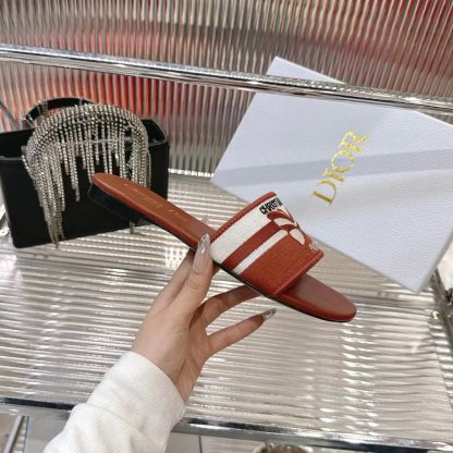 Dior letter logo 3D embroidery slide sandals - Image 5