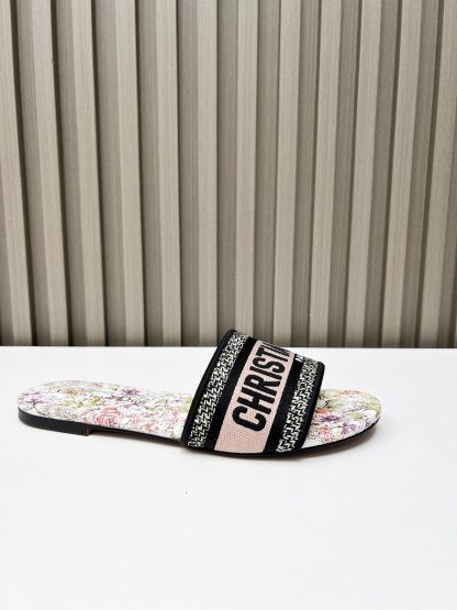 Dior refined embroidered slippers with exquisite soles - Image 6