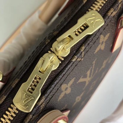 Louis Vuitton iconic handbag - Image 6