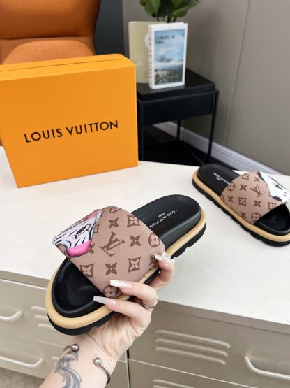 Louis Vuitton ol llow comfort flat sandals - Image 6