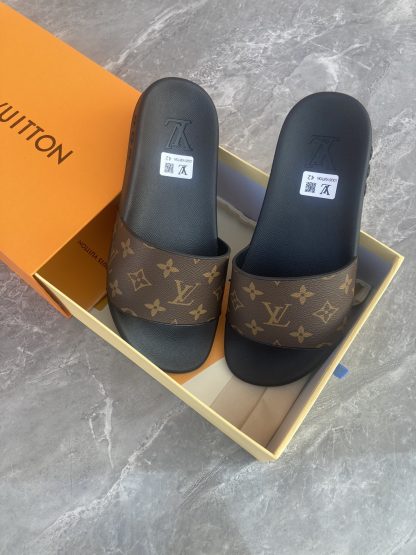 Louis Vuitton classic couple slippers - Image 7