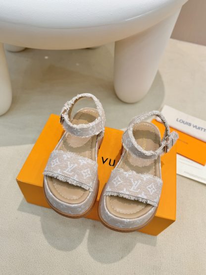 Louis Vuitton's latest stylish casual platform sandals - Image 6