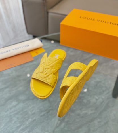 Louis Vuitton embossed grained leather slippers - Image 6