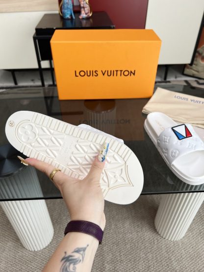 Louis Vuitton autumn and winter slippers - Image 6