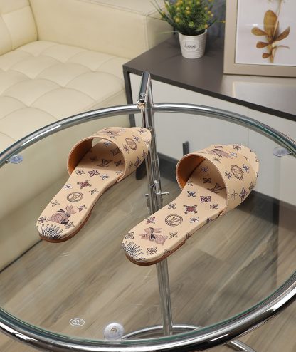 Louis Vuitton low-top flip flops - Image 6