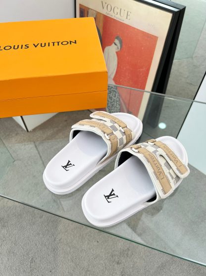 Louis Vuitton high-end men's summer slippers - Image 5