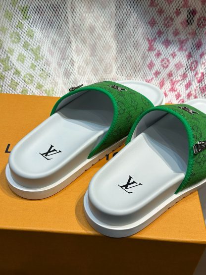 Louis Vuitton high-end men's summer slippers - Image 6