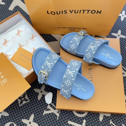 Louis Vuitton classic flip flops - Image 6