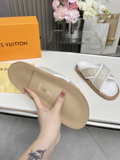 Louis Vuitton Spring and Summer New Slippers - Image 6