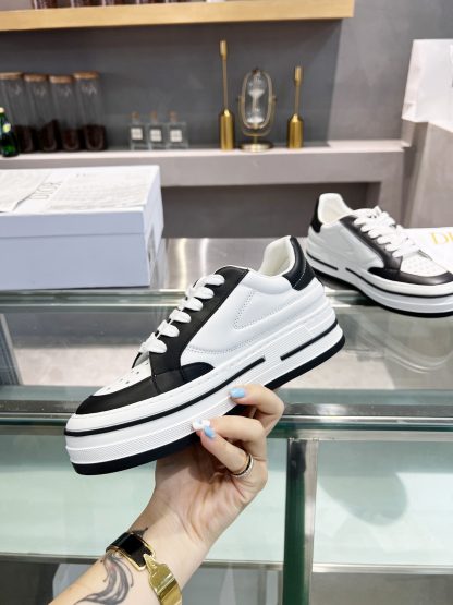 Dior's new stylish white shoes - Image 6