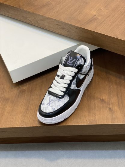 Louis Vuitton co-branded casual sneakers - Image 6