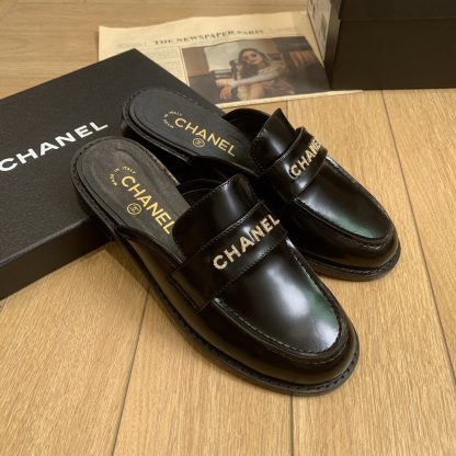 Chanel Spring and Summer New Black High-grade Diamond Buckle Letter Leather Butter Lazy Half Slipper Sandals - Image 6