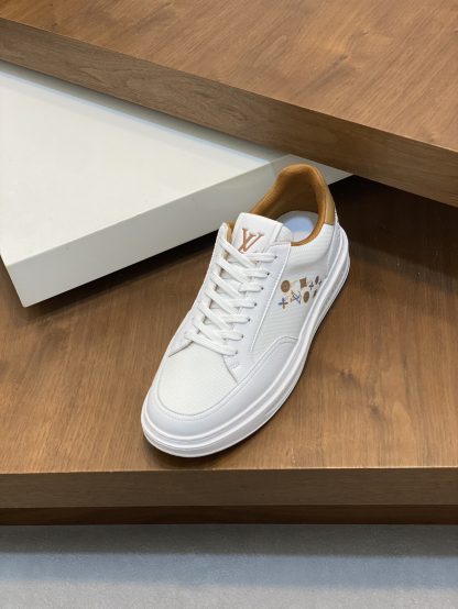 Louis Vuitton Men's Classic Casual Sneakers - Image 6