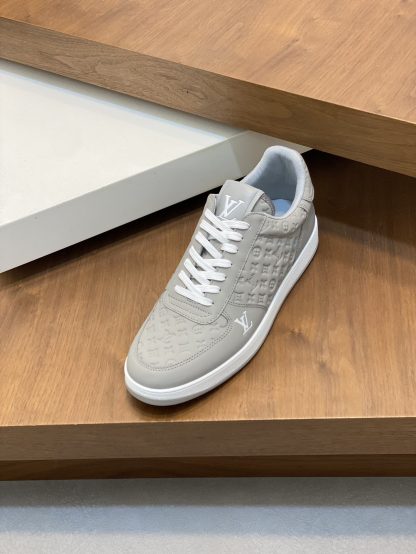 Louis Vuitton Men's Classic Casual Sneakers - Image 6