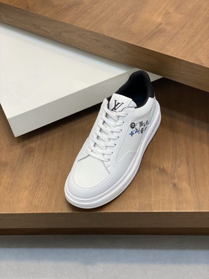 Louis Vuitton Men's Classic Casual Sneakers - Image 6