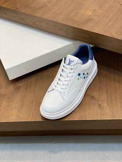 Louis Vuitton Men's Classic Casual Sneakers - Image 6