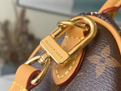 Louis Vuitton Classic Speedy Bag - Image 6
