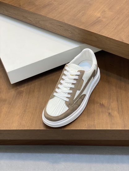 Louis Vuitton Men's Classic Casual Sneakers - Image 6