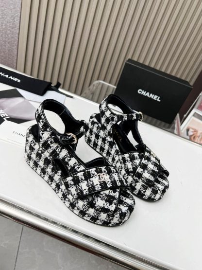 Chanel black and white platform wedge-heeled thick-soled summer sandals - Image 4