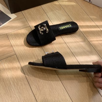 Chanel Spring and Summer New Black Goddess Elegant Flat Sandals - Image 6