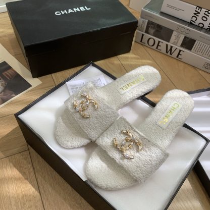 Chanel spring and summer new white goddess elegant and durable flat sandals - Image 6