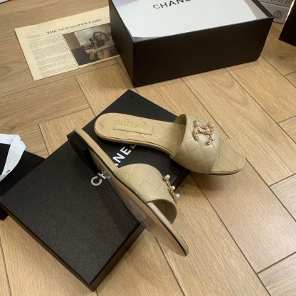 Chanel's new spring and summer apricot-colored flat sandals with a ladylike temperament - Image 5