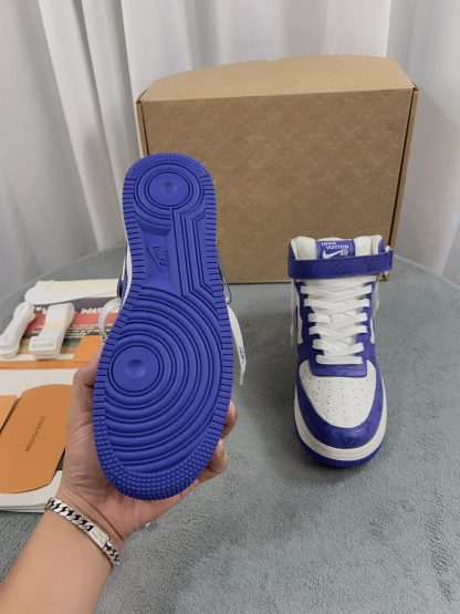 Louis Vuitton couple's co-branded sports shoes - Image 6