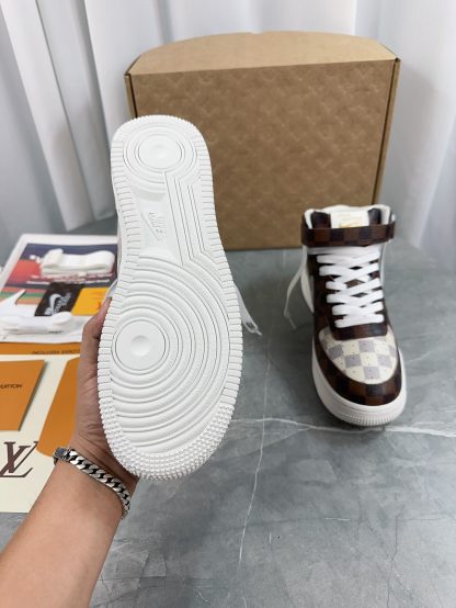 Louis Vuitton couple's co-branded sports shoes - Image 6