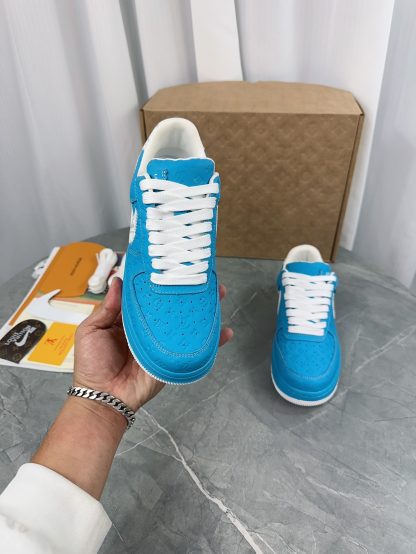 Louis Vuitton couple's co-branded sports shoes - Image 6