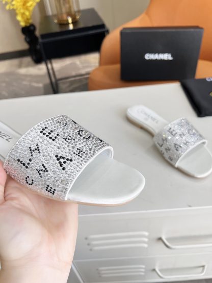 Chanel's most beautiful early spring super shiny beautiful water brick milky white sandals - Image 5