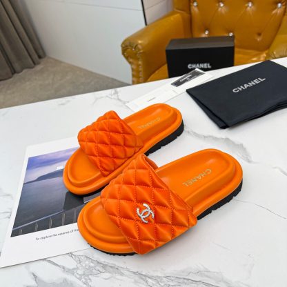 Chanel couple's high-end fashionable orange sandals - Image 6