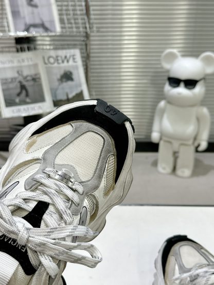 Balenciaga trendy fashionable sneakers - Image 6