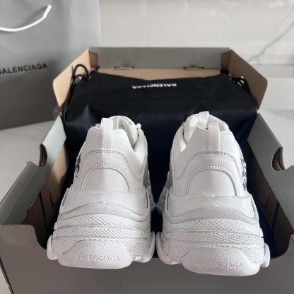 Balenciaga couple fashion dad shoes - Image 6